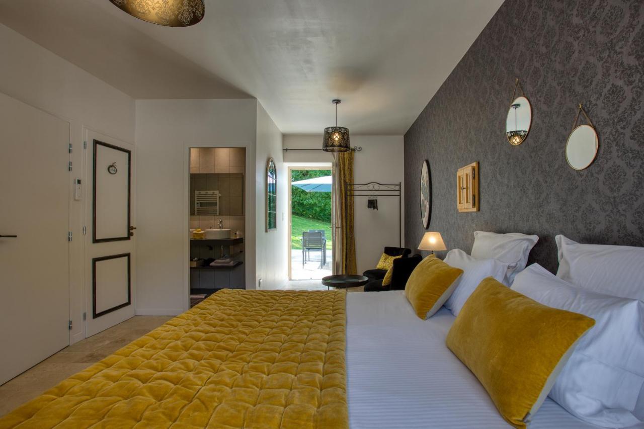 Domaine Des Pierres Blanches - Chambres D'Hotes Carlux Exterior photo